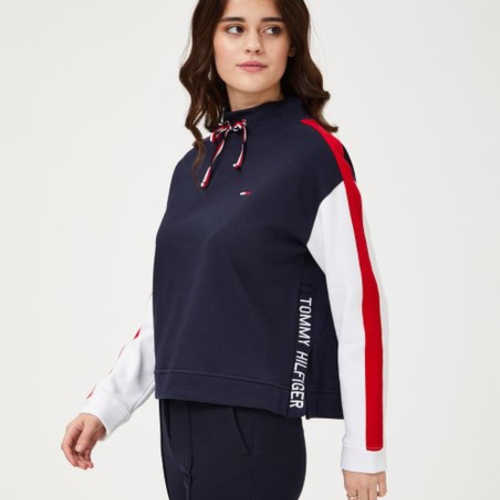 TOMMY HILFIGER CROPPED SWEATSHIRT